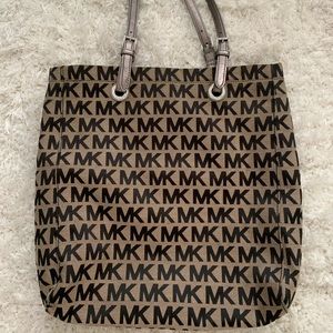 Michael Kors Shoulder/travel bag.
